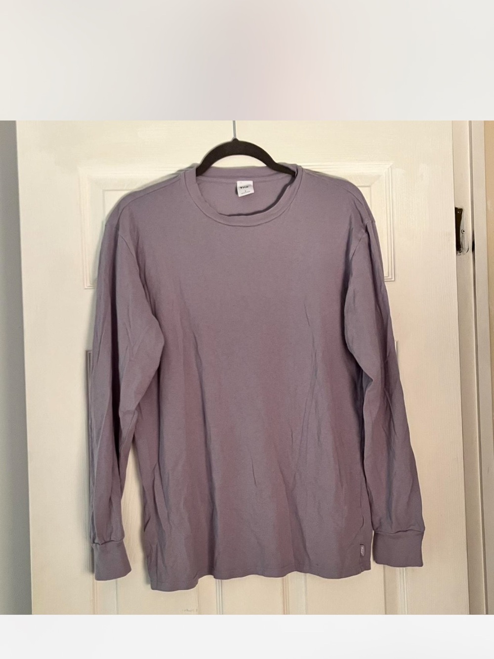 Aritzia TNA lilac longsleeve